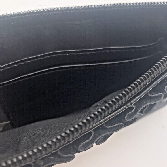 Steve Madden Black Croc Embossed Faux Leather Zip Close Ruffled Wallet Wristlet - Picture 8 of 9